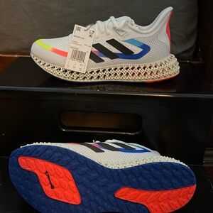 Adidas 4D FWD2 men’s size 7.5, new with tags (no box).
